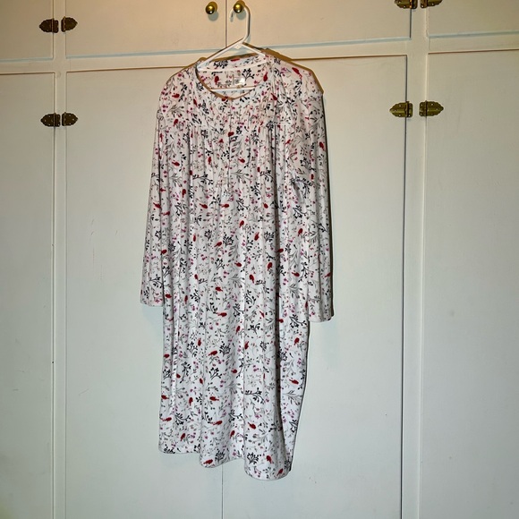 Vintage Aria Floral Nightgown - White with Cardinals - Picture 2 of 9